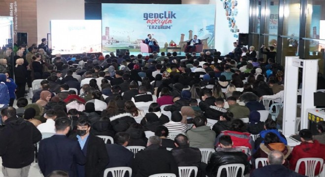Bakan Tekin Erzurum'da gençlere seslendi